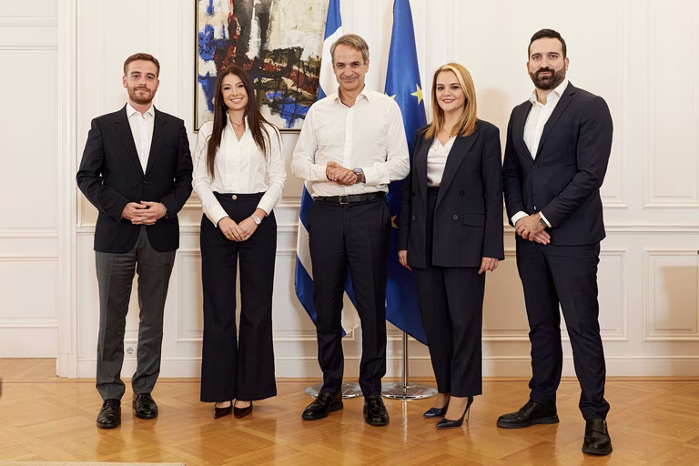 ΝΔ: Οι τέσσερις νέοι αναπληρωτές εκπρόσωποι Τύπου του κόμματος