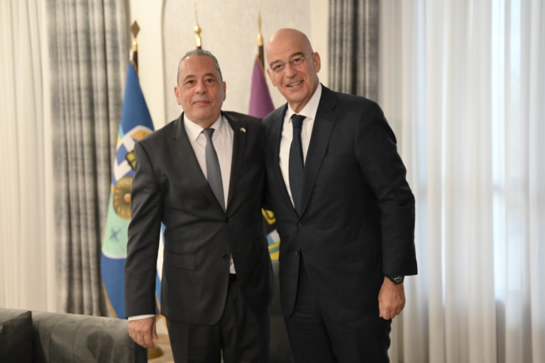 Συνάντηση Δένδια με τον υπ. Άμυνας της Κύπρου – Στο επίκεντρο οι τελευταίες διεθνείς εξελίξεις