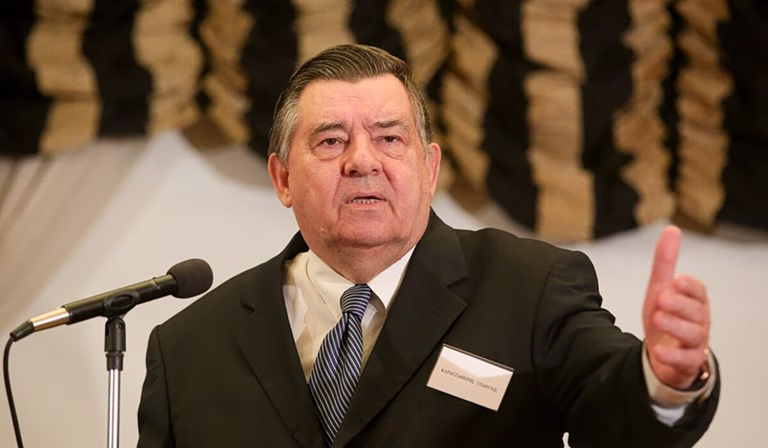Βάζει πλάτη ο Καρατζαφέρης στον Μητσοτάκη και στριμώχνει Ανδρουλάκη
