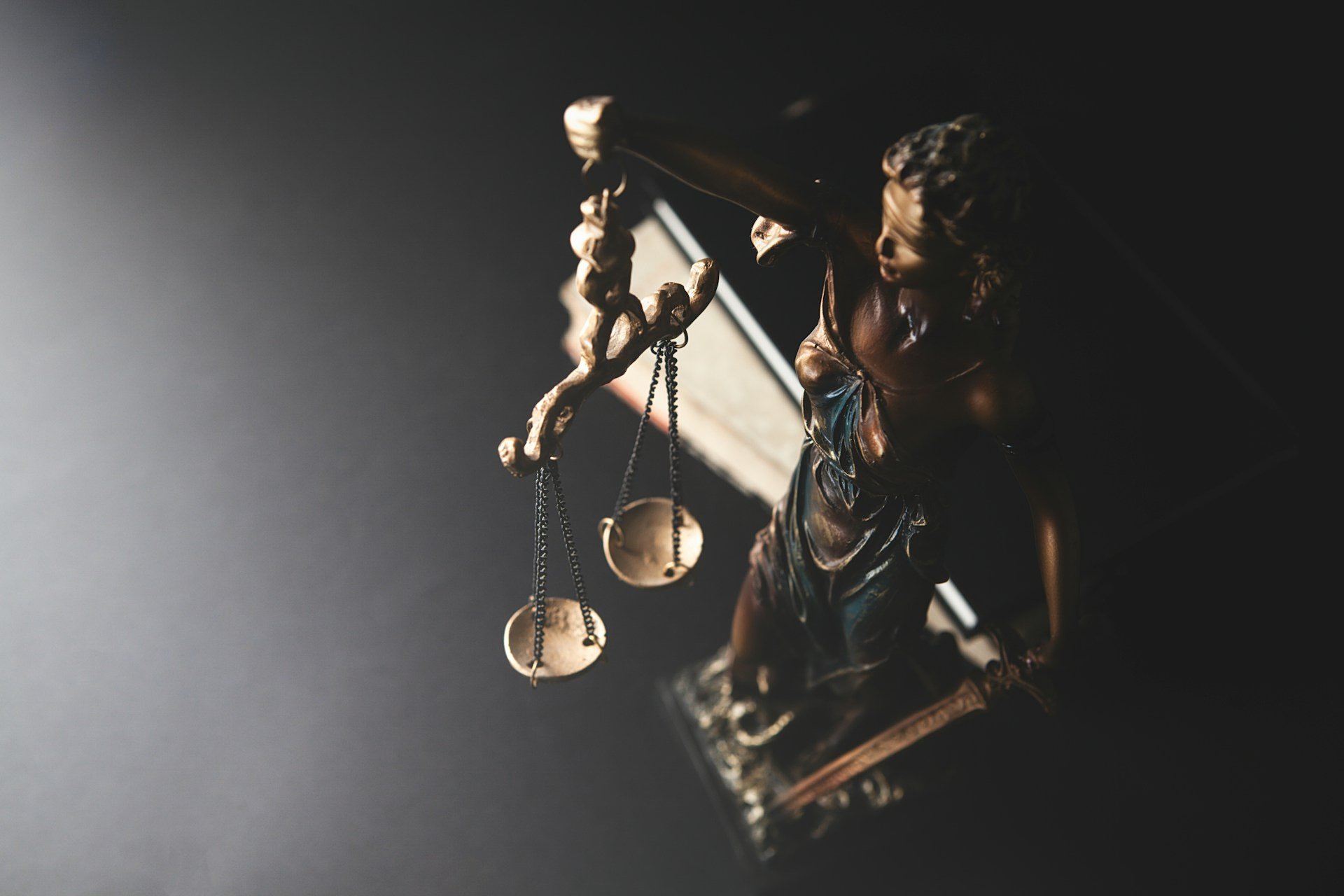 Απόσυρση διάταξης του ΥΠΕΘΟ ζητά η συντονιστική των δικηγορικών συλλόγων - «Εξυπηρετεί συμφέροντα των τραπεζών και των funds»