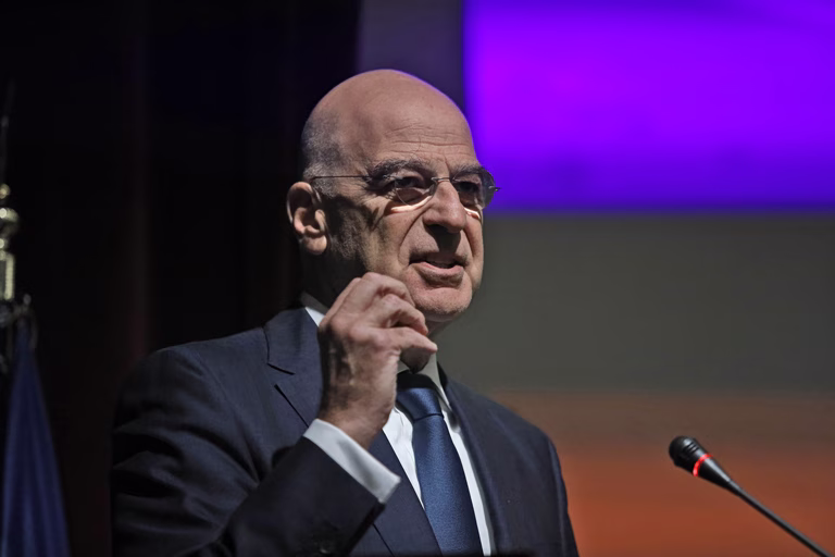 Δένδιας