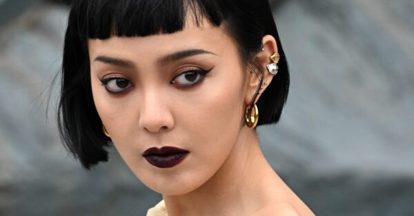 Baby Bangs: Οι αφέλειες πρωταγωνιστούν στο πιο cool κούρεμα της σεζόν