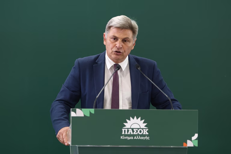 Ο Φαραντούρης ζητεί ενημέρωση του Συμβουλίου Κορυφής και ενεργοποίηση ρήτρας αμοιβαίας αμυντικής συνδρομής