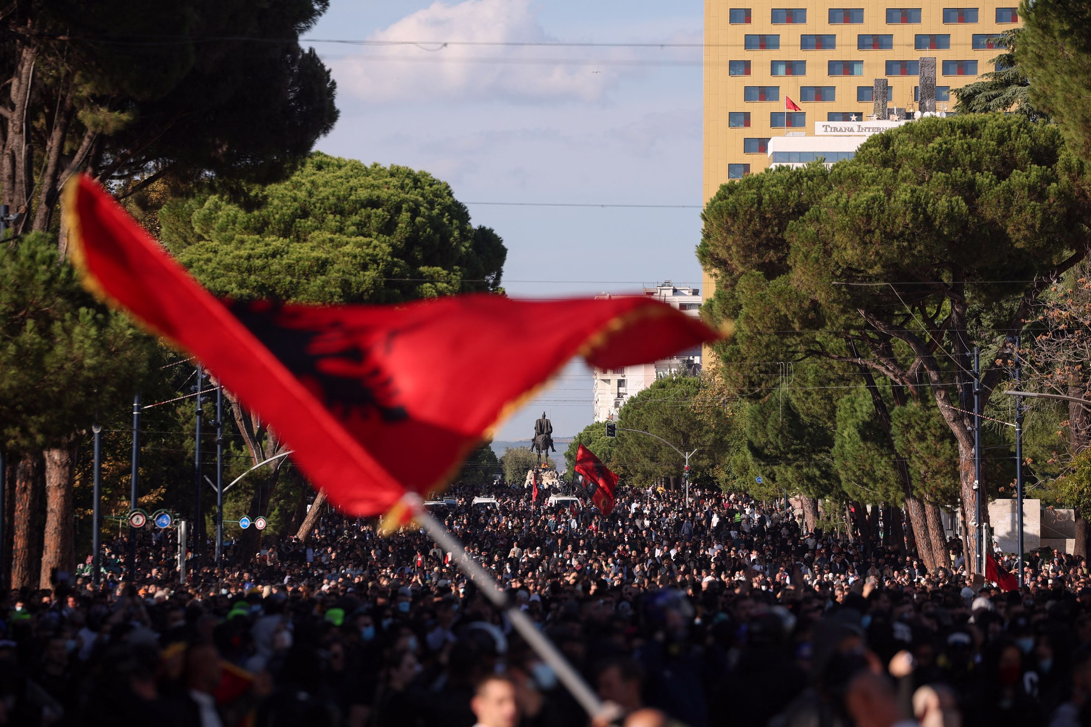 Μεγάλη διαδήλωση σήμερα στην Αλβανία με στόχο το γραφείο του Έντι Ράμα
